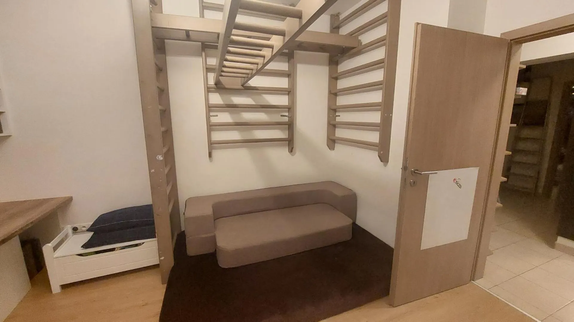 Sauna Apartement, 3 Bedrooms, Praha 8 Apartmán