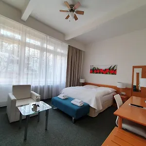 Pensionat Jana - Domov Mladeze, Prag