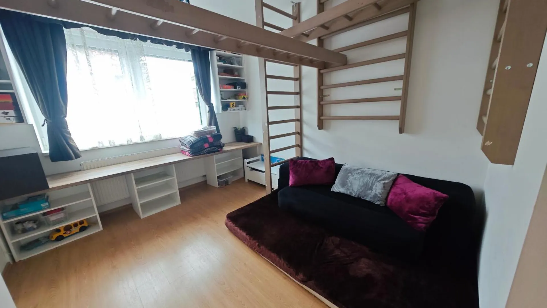 Apartment Sauna Apartement, 3 Bedrooms, Praha 8